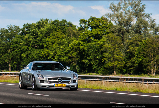 Mercedes-Benz SLS AMG