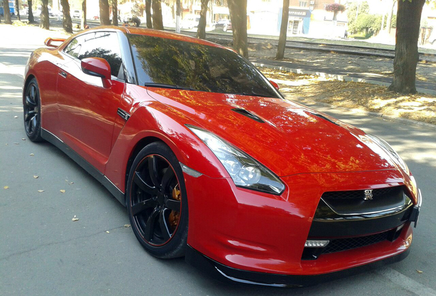 Nissan GT-R