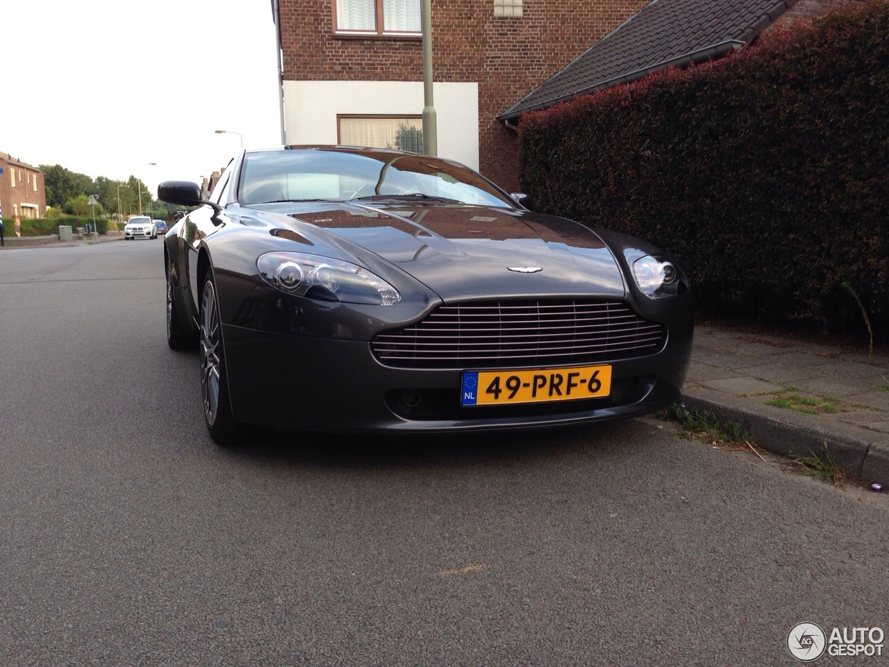 Aston Martin V8 Vantage