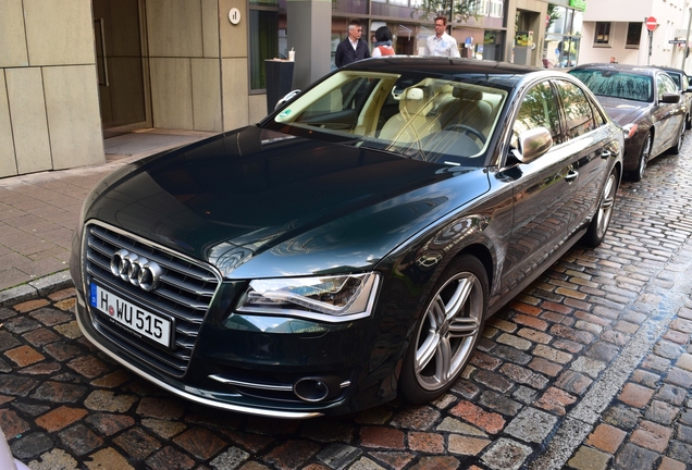 Audi S8 D4