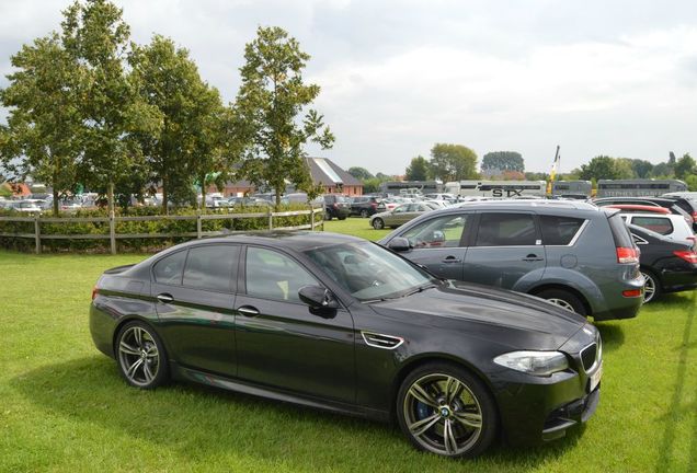 BMW M5 F10 2011