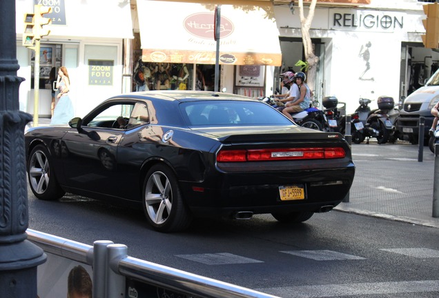 Dodge Challenger SRT-8