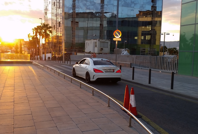 Mercedes-Benz CLA 45 AMG C117