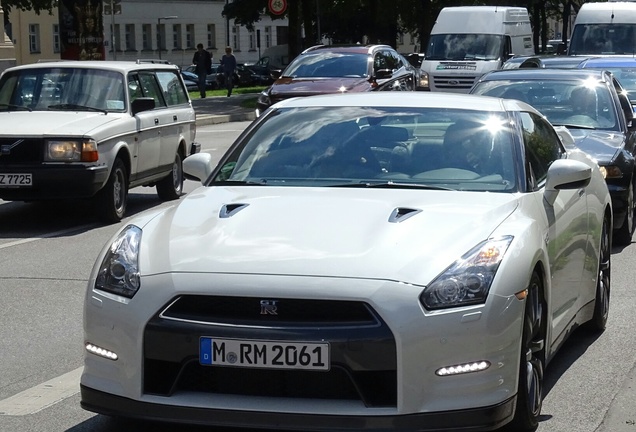 Nissan GT-R 2012