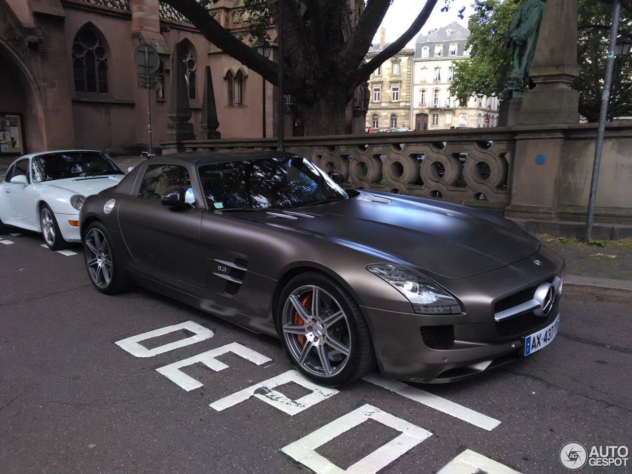 Mercedes-Benz SLS AMG