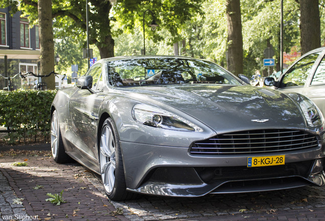 Aston Martin Vanquish 2013