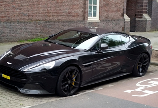 Aston Martin Vanquish 2015 Carbon Black Edition