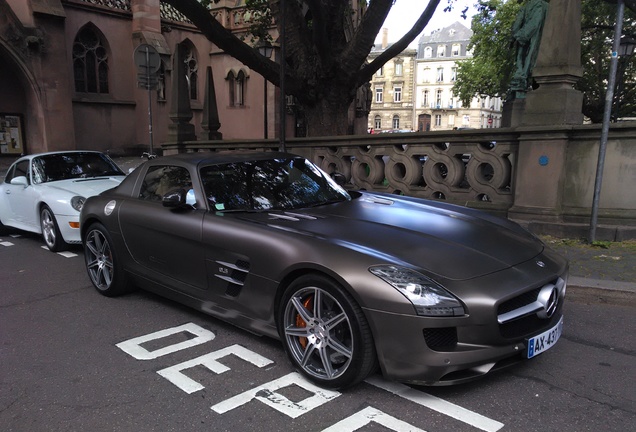 Mercedes-Benz SLS AMG