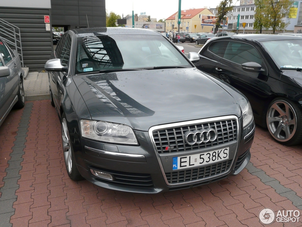 Audi S8 D3