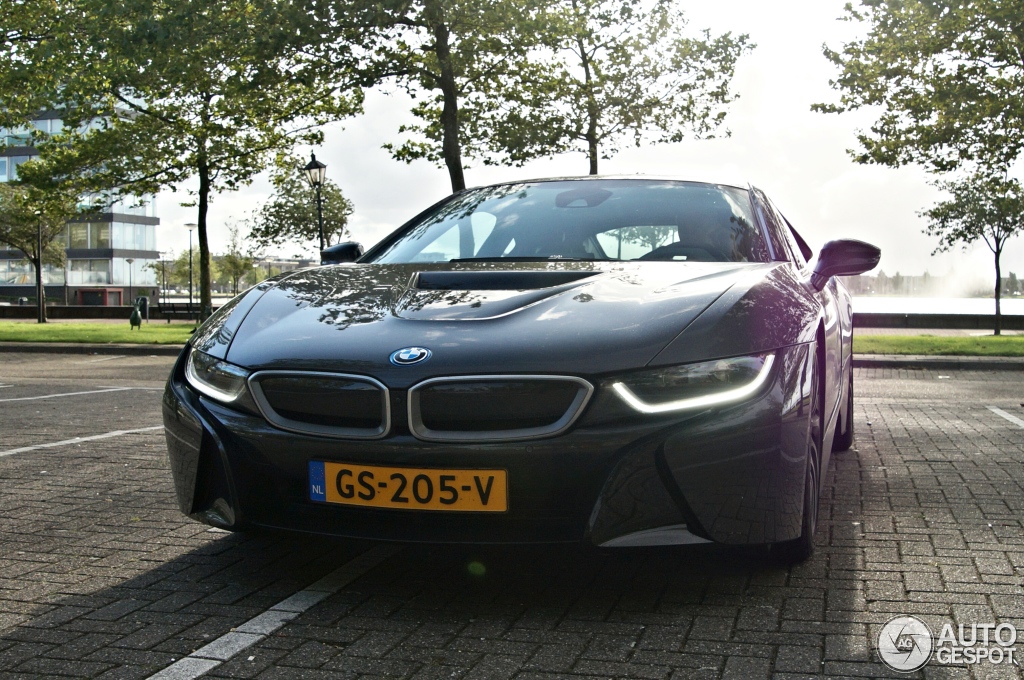 BMW i8