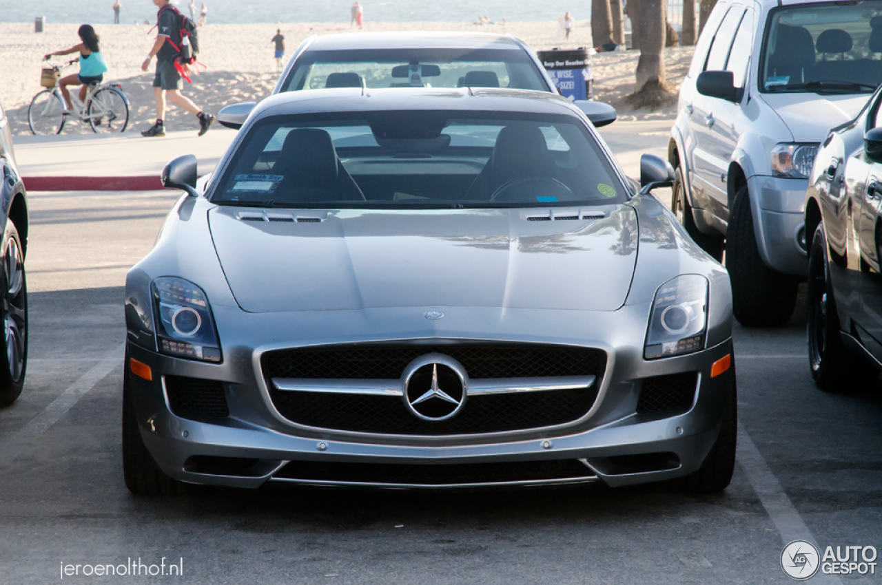 Mercedes-Benz SLS AMG