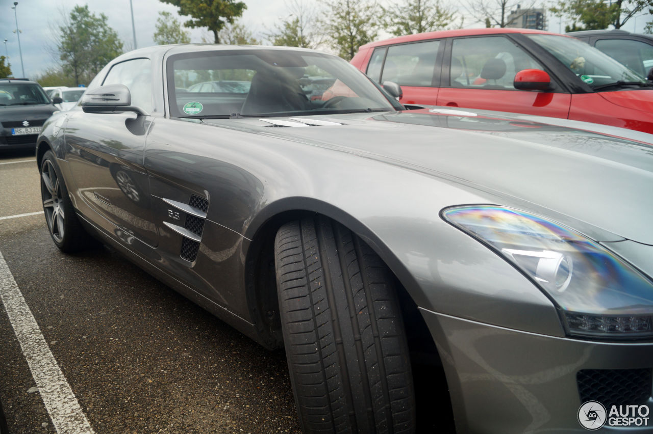 Mercedes-Benz SLS AMG