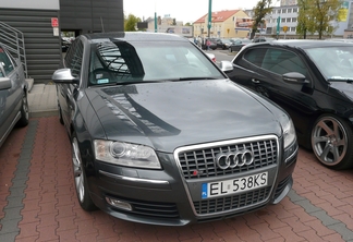 Audi S8 D3