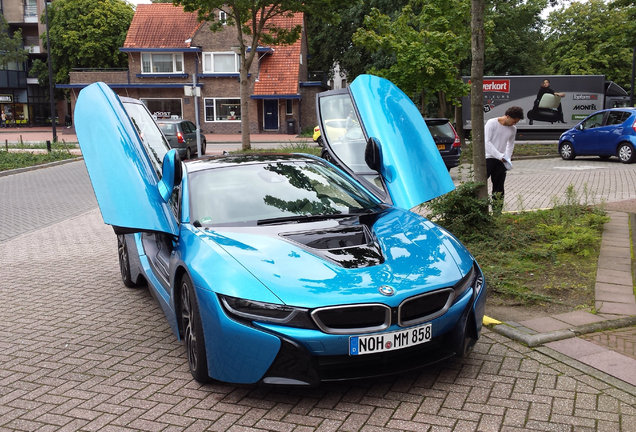 BMW i8