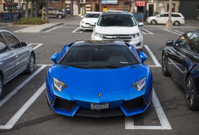 Lamborghini Aventador LP700-4 Roadster