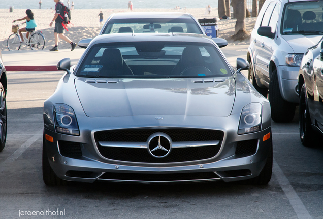 Mercedes-Benz SLS AMG