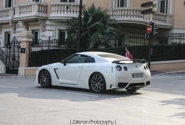 Nissan GT-R 2011