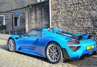 Porsche 918 Spyder Weissach Package