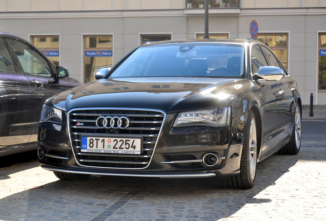 Audi S8 D4