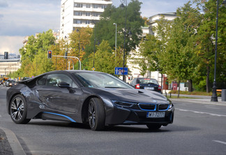 BMW i8