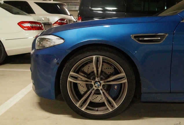 BMW M5 F10 2011