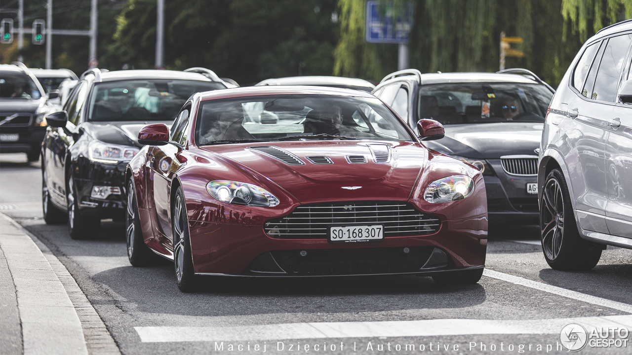 Aston Martin V12 Vantage