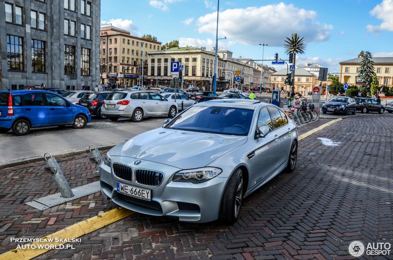 BMW M5 F10 2011