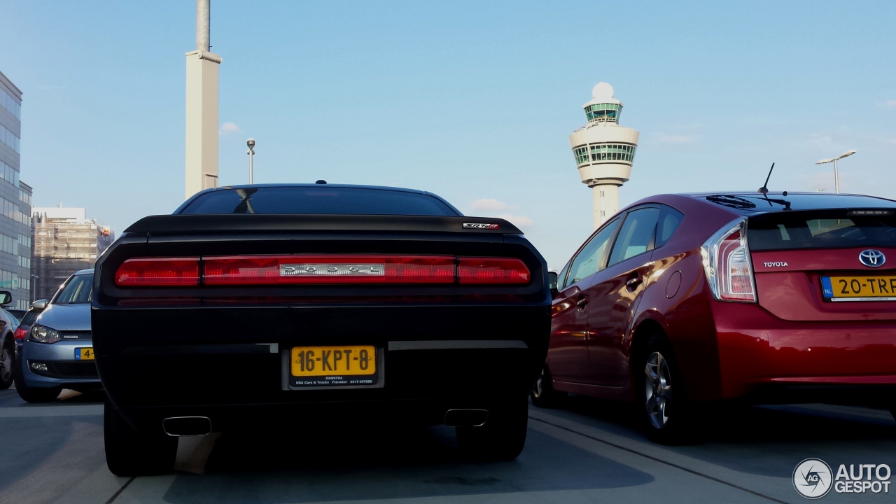 Dodge Challenger SRT-8