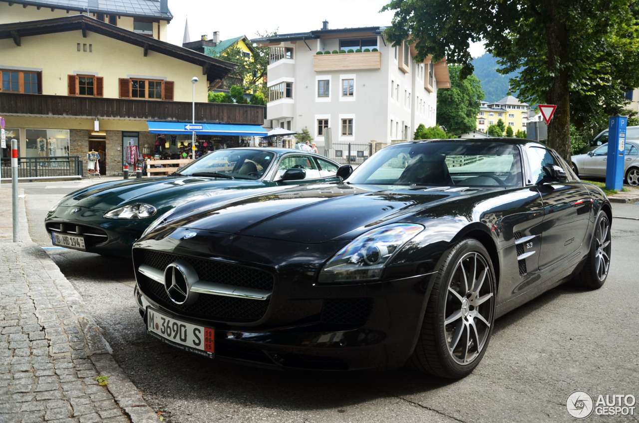 Mercedes-Benz SLS AMG