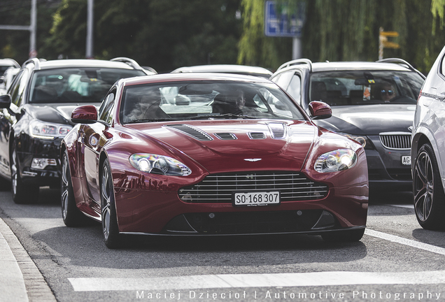 Aston Martin V12 Vantage