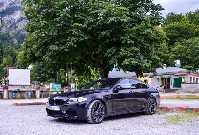 BMW M5 F10 2011