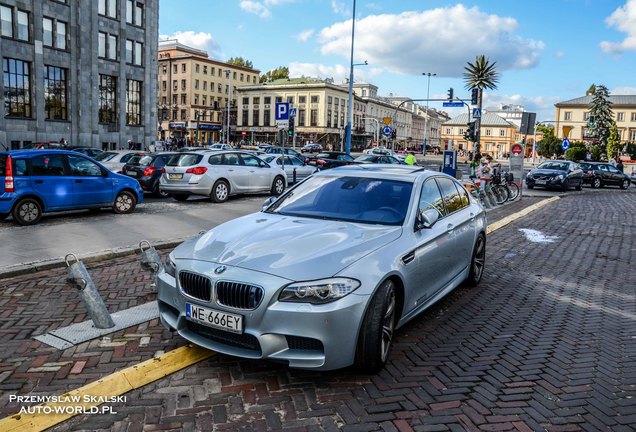 BMW M5 F10 2011