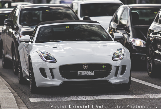 Jaguar F-TYPE R AWD Convertible