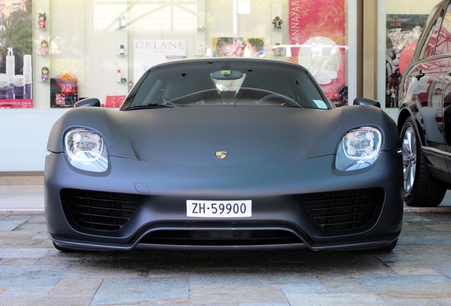 Porsche 918 Spyder Weissach Package