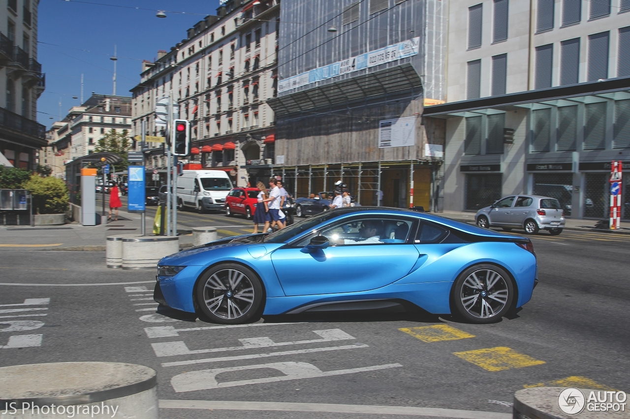 BMW i8