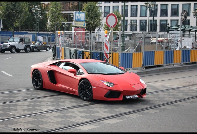 Lamborghini Aventador LP700-4