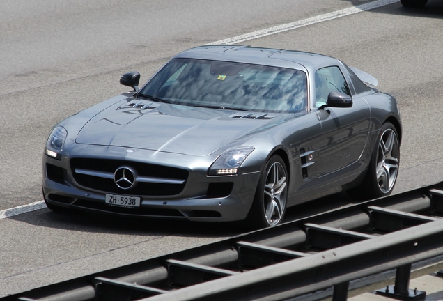 Mercedes-Benz SLS AMG