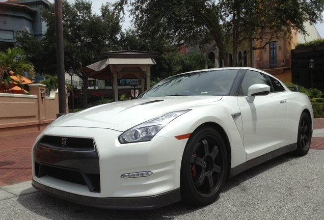 Nissan GT-R 2013