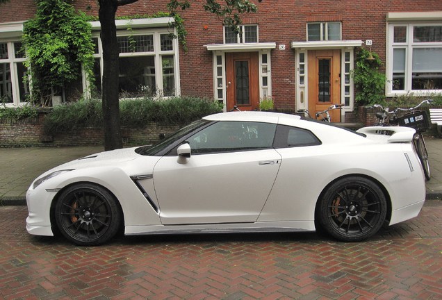 Nissan GT-R