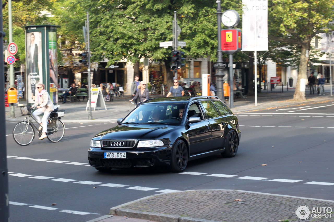 Audi RS4 Avant B5