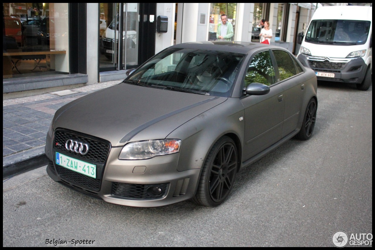 Audi RS4 Sedan