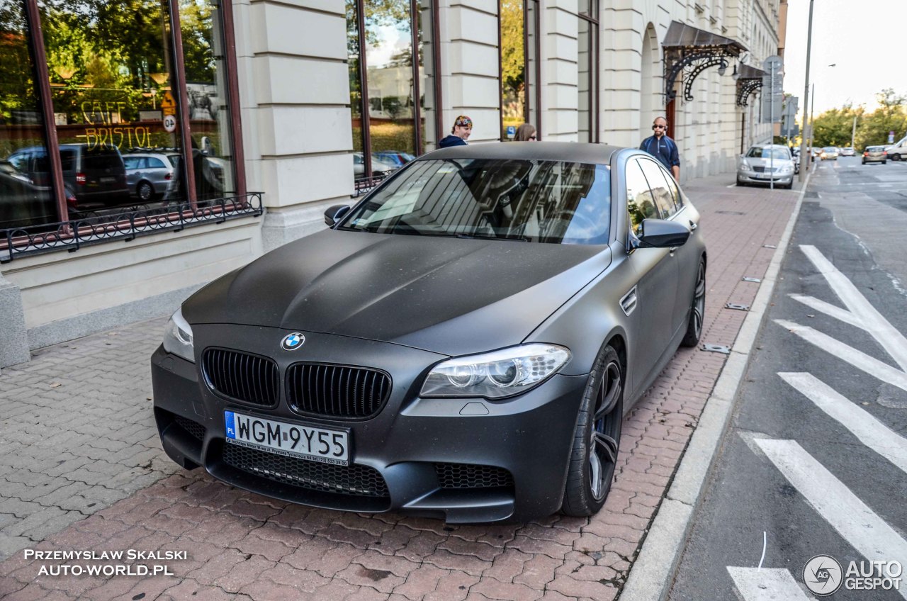 BMW M5 F10 2011