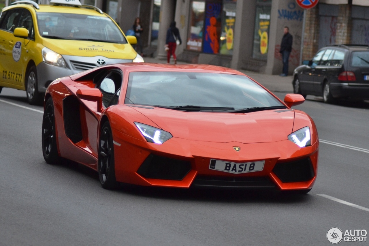 Lamborghini Aventador LP700-4