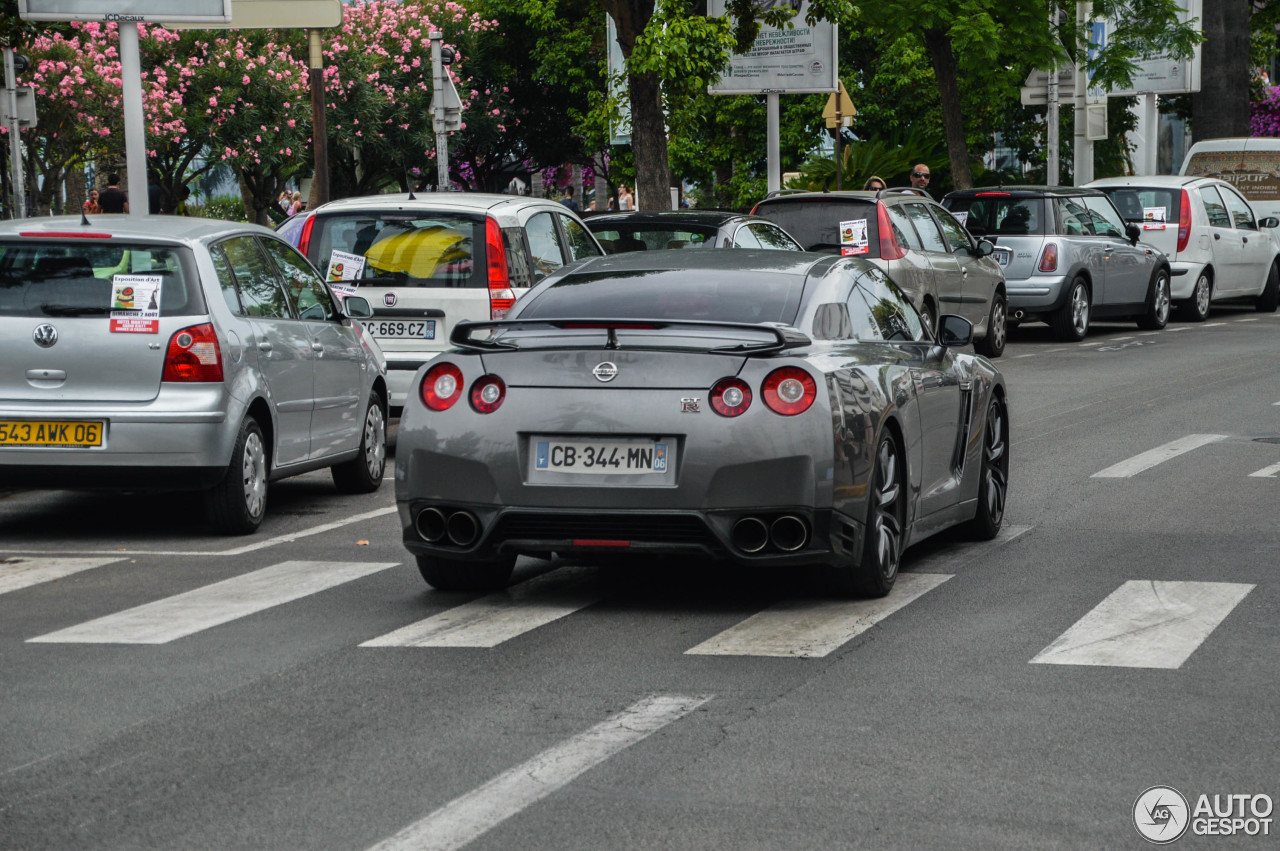 Nissan GT-R 2011