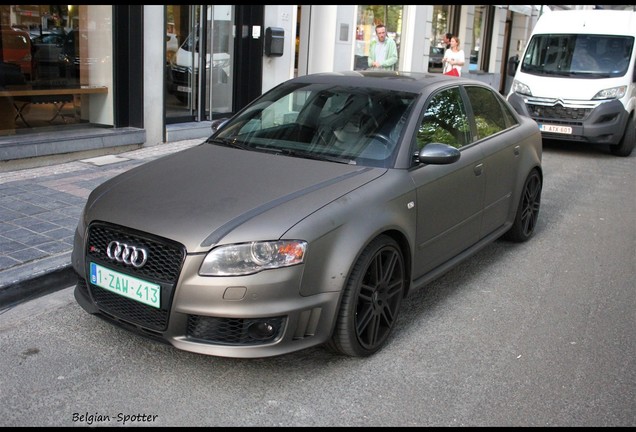 Audi RS4 Sedan