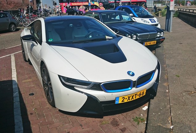 BMW i8