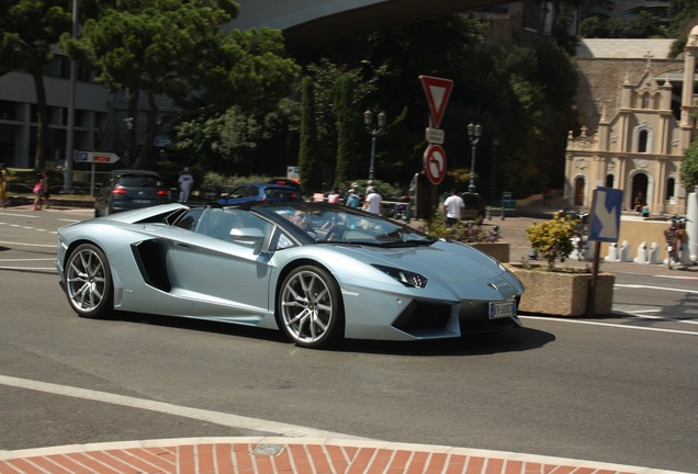 Lamborghini Aventador LP700-4 Roadster