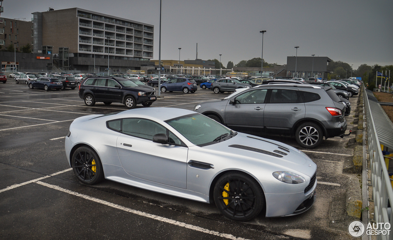 Aston Martin V12 Vantage