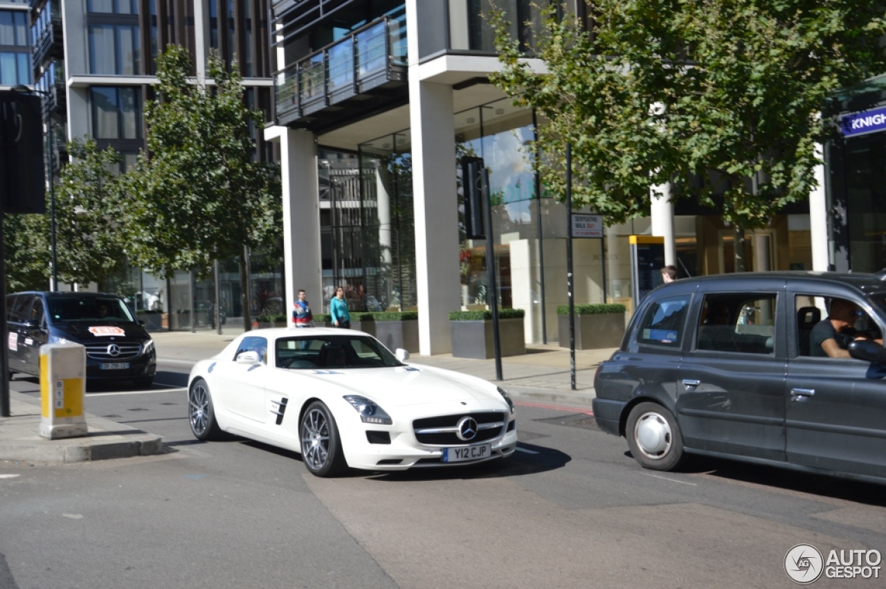 Mercedes-Benz SLS AMG