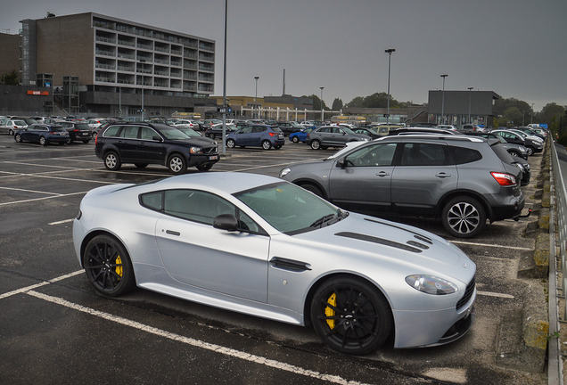 Aston Martin V12 Vantage